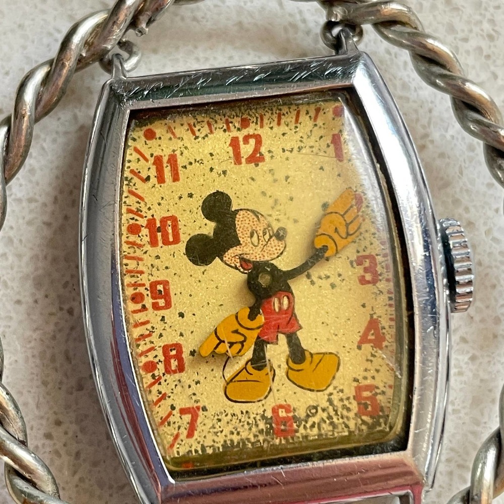 Vintage 1940s Ingersoll MICKEY MOUSE WATCH Disney Disneyana Pendant Necklace - Picture 2 of 8